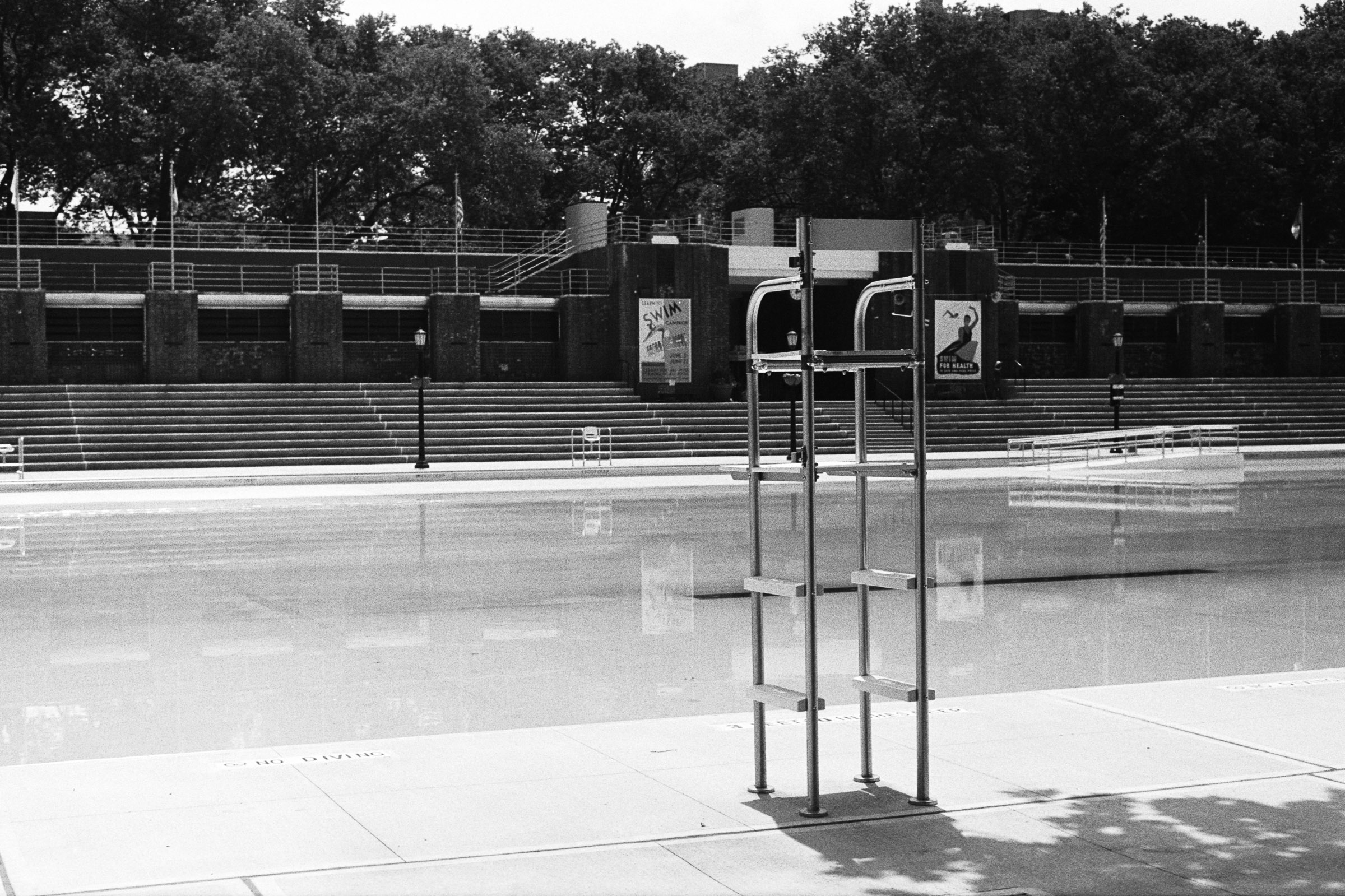 Astoria Pool shot on Ilford HP5 Plus. This is from the first roll I developed and scanned myself 🤓